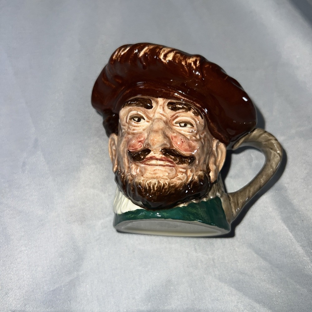 VTG Royal Doulton Drake Toby Cup Ceramic Mug Old England Beverage Drink‎ Art